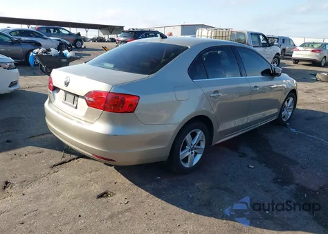 2013 Volkswagen Jetta 2.0L Tdi z USA, uszkodzony, nr VIN 3VWLL7AJ2DM274322
